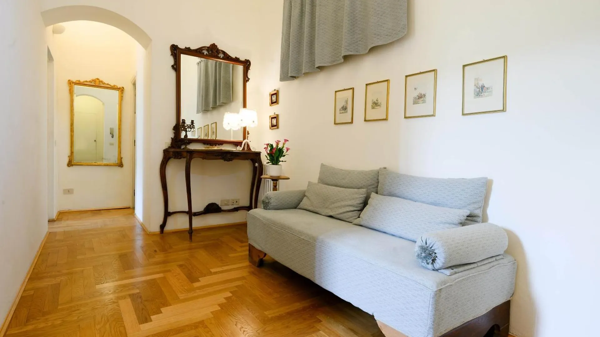 Santa Maria Novella Deluxe Apartment Florence